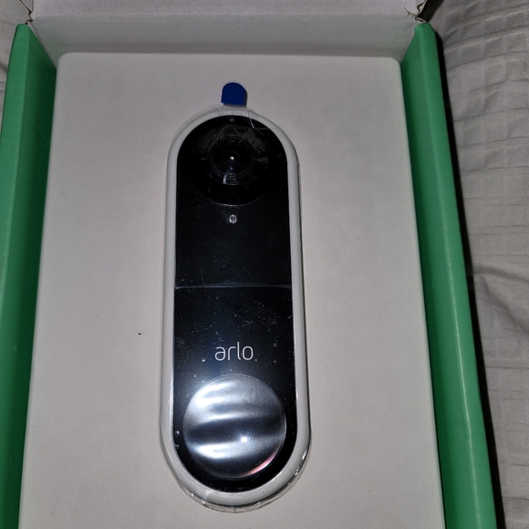 New Arlo Wired Video Doorbell - Picture 2 of 4